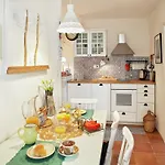Cozy With A Balcony And A Sea View Апартаменты