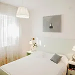 Cozy With A Balcony And A Sea View Апартаменты Брела