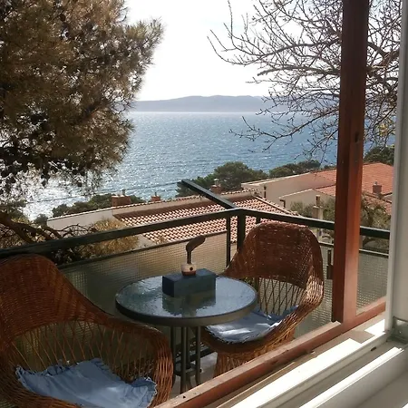 Cozy With A Balcony And A Sea View Apartment Brela