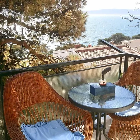 Cozy With A Balcony And A Sea View Apartment *