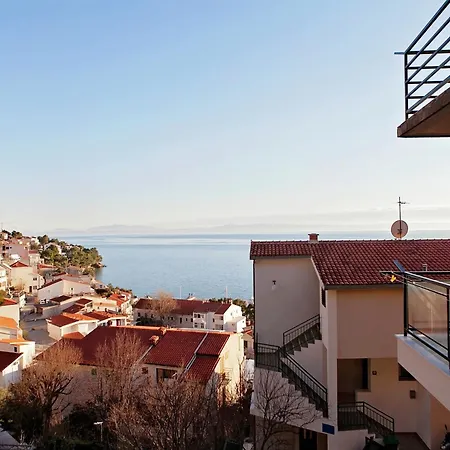 Cozy With A Balcony And A Sea View Apartment *